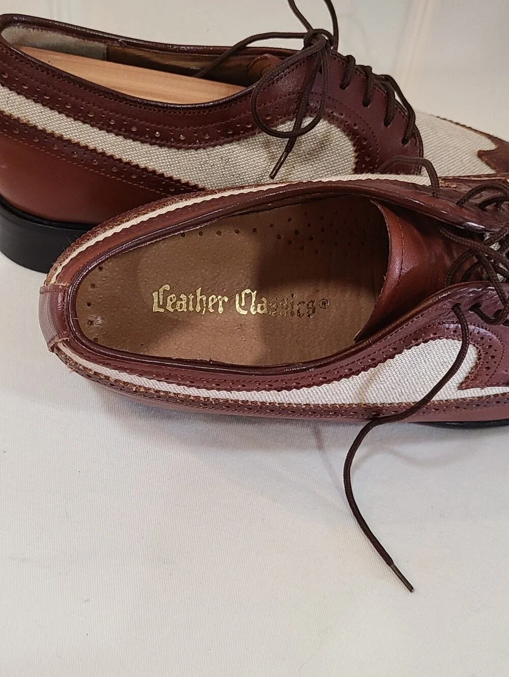 Leather Classics Men's Two-Tone Brown and Cream Wingtip Oxfords Vintage - Picture 2 of 16